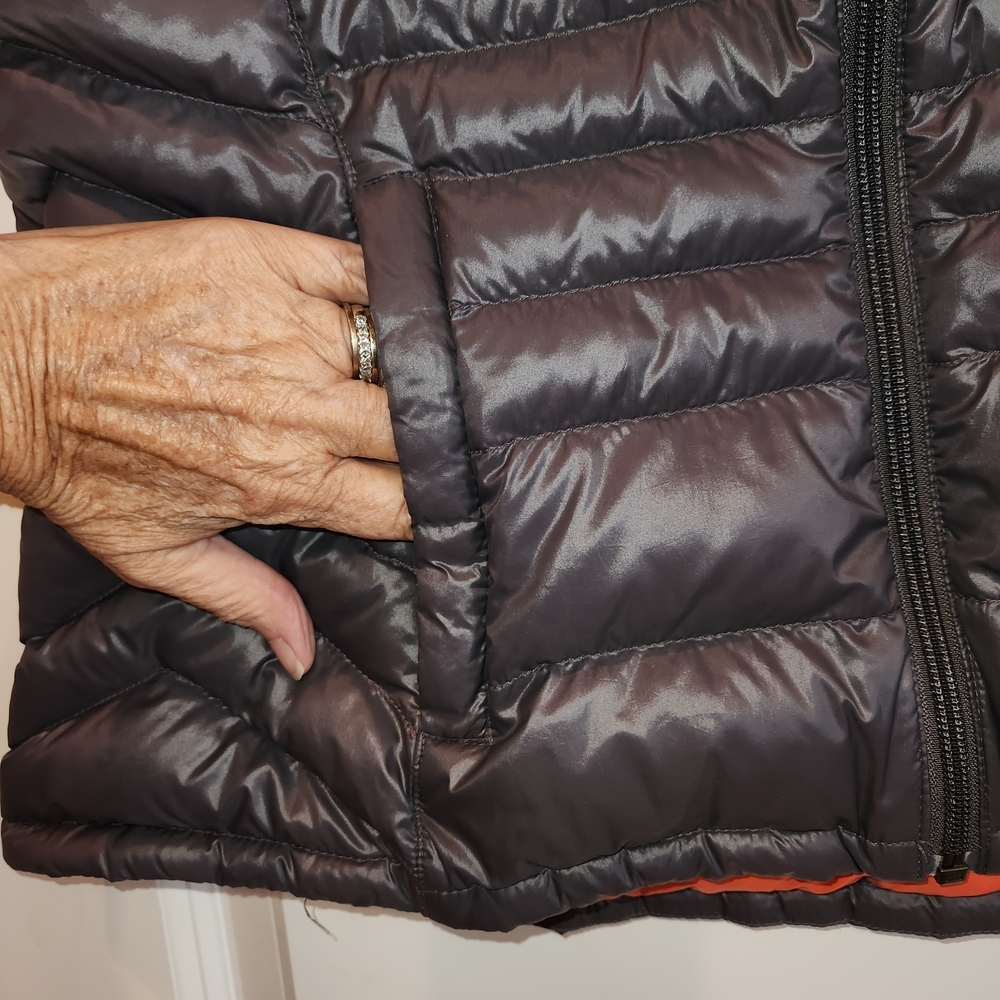 Bernardo Goose Down Puffer Vest Size M Charcoal Grey Orange Inner Lightweight - Picture 3 of 11